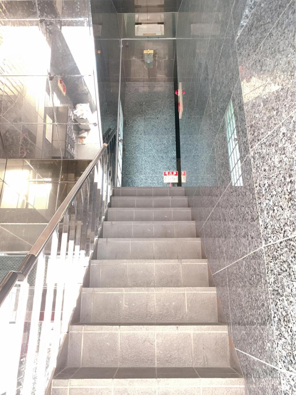 Konitel 今里 Apartment Osaka Bagian luar foto